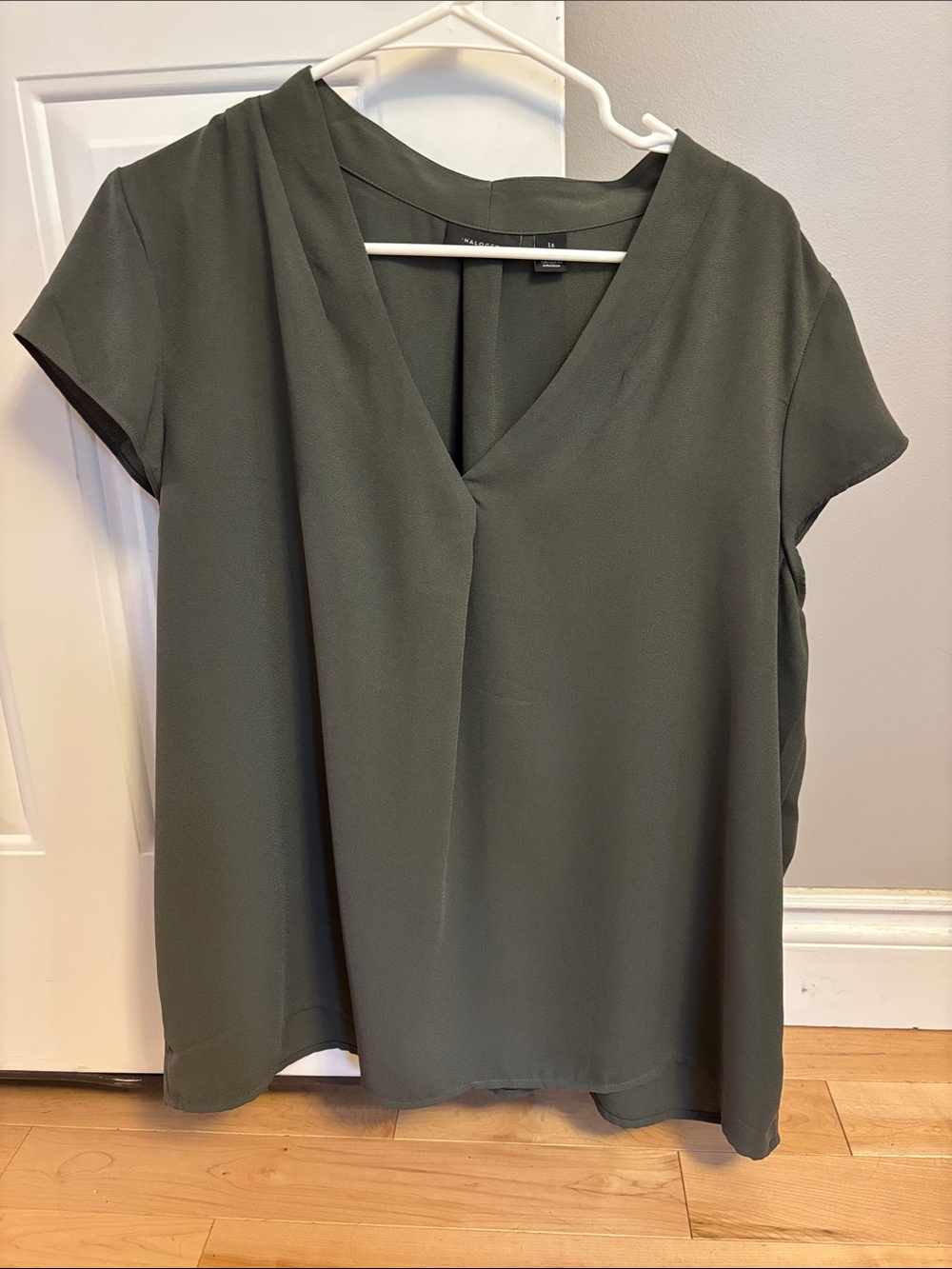 Halogen Olive Green V-Neck Short Sleeve Blouse